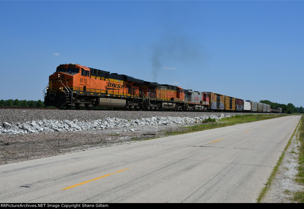 BNSF 6110